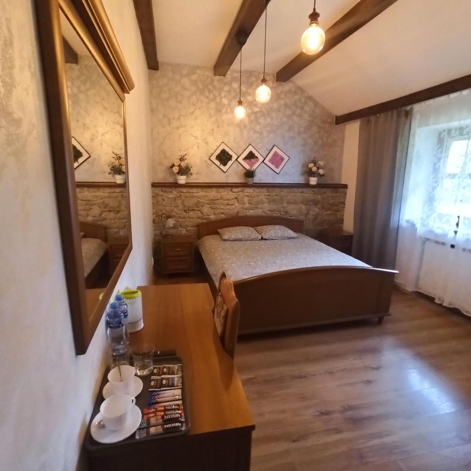 Homies Inn Celiny  Ngoại thất bức ảnh